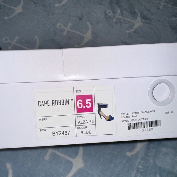 Heels - Picture 7 of 7